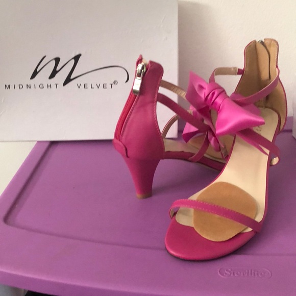 Shoes - Picture 2 of 3